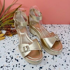 NEW Vince Camuto Gold Hattie Women’s Wedge Ankle Strap Sandals Sz 10W